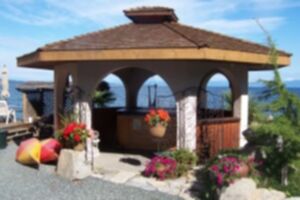 Qualicum Breeze Resort Grounds