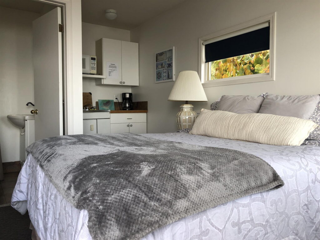 BeachCottageBedroom2000x1500c