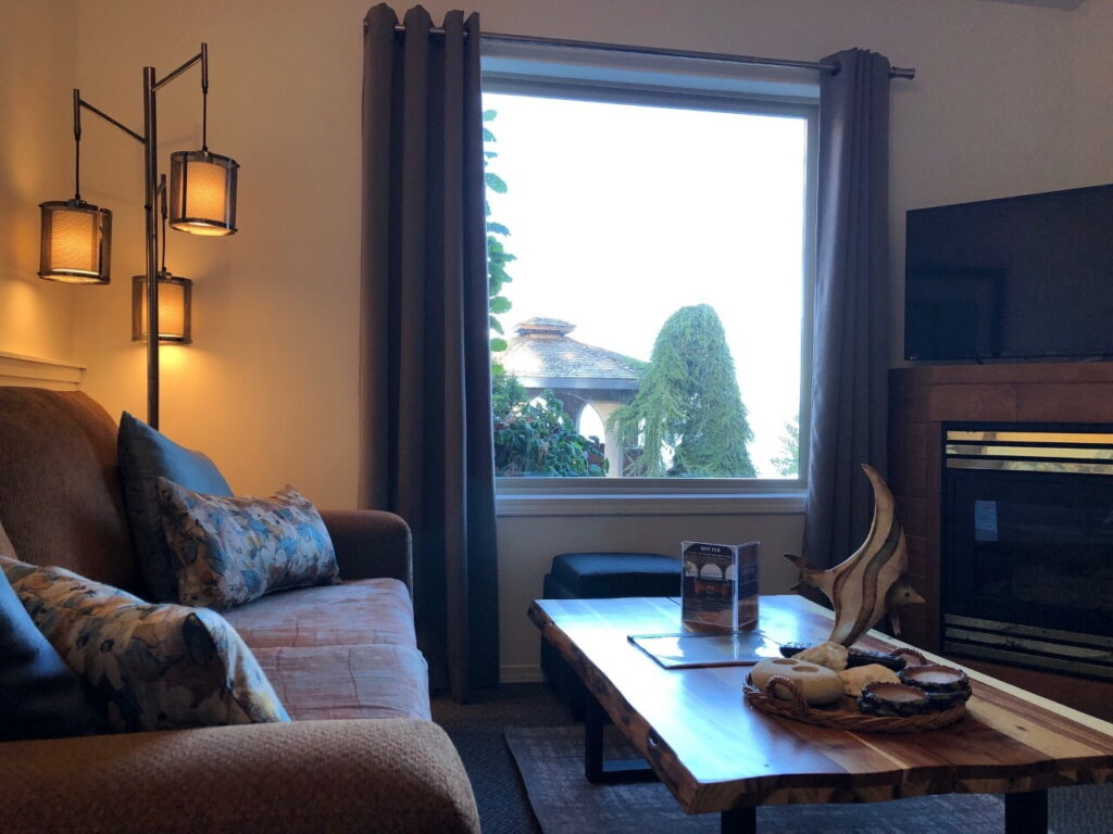 TwoBedroomLivingRoom1280x960