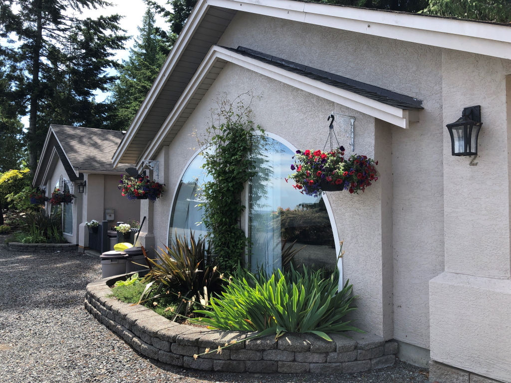 Qualicum Breeze Resort - Exterior